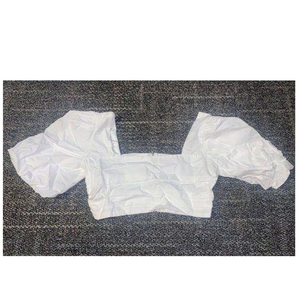 Vestique Puff Sleeve Crop Top